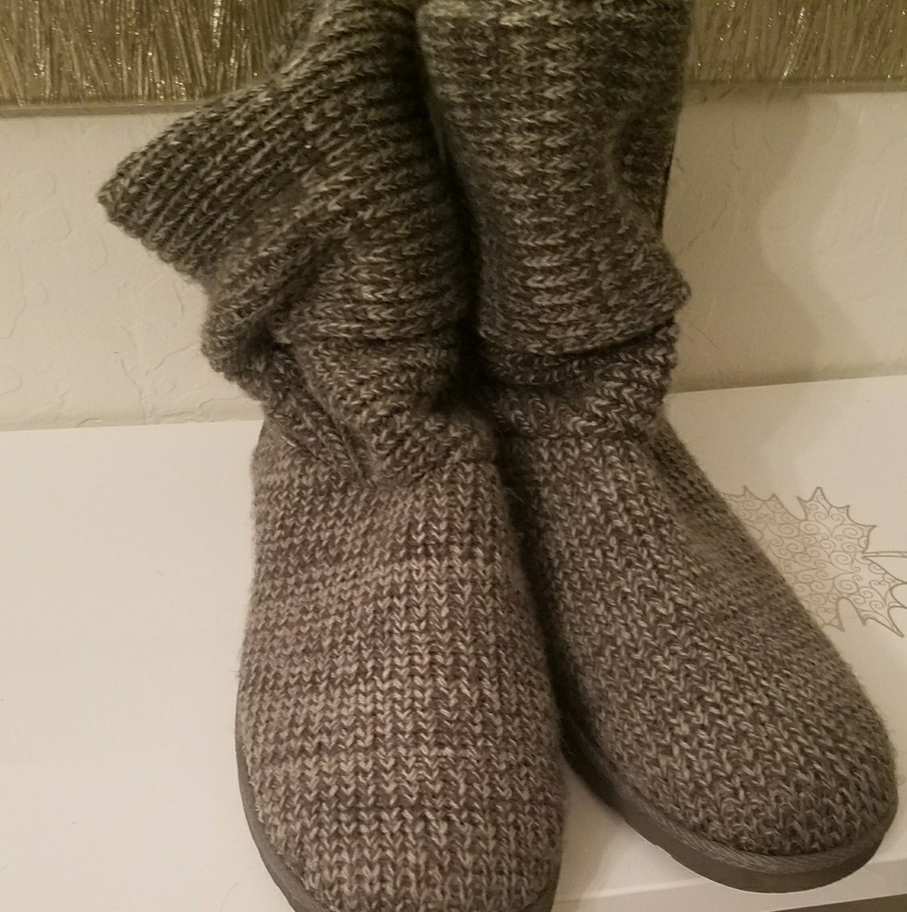 Sweater boots